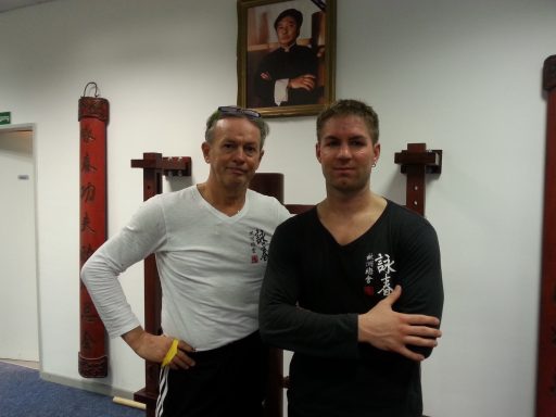 Mit Philipp Bayer beim Seminar in Neuss (Wong Shun Leung im Hintergrund) Sifu Manni Wellmann im Ving Tsun Training mit Sifu Philipp Bayer