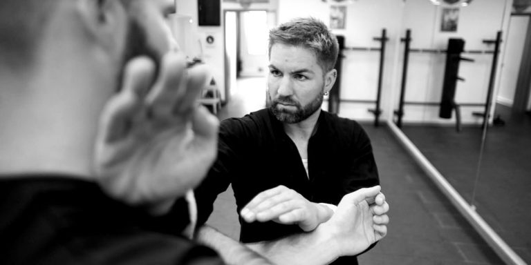 Personaltraining und Partnerarbeit im Ving Tsun Individuelles Ving Tsun Partnertraining mit Sifu Manni Wellmann